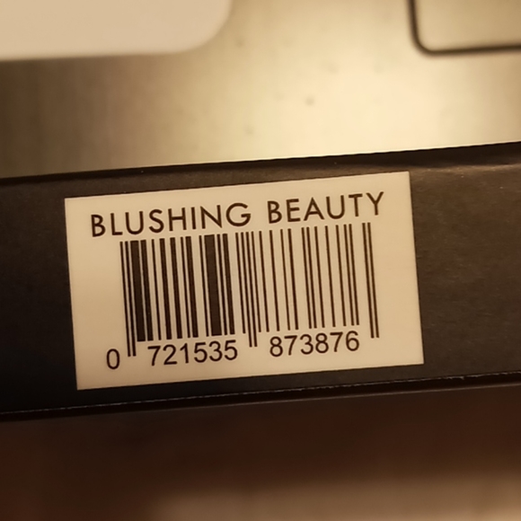 Blush - Picture 2 of 4